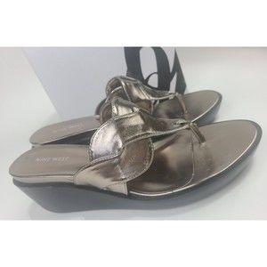 Nine West Women's Thong Wedge Platform Sandals Shoes Dark Silver Size 10 Heels